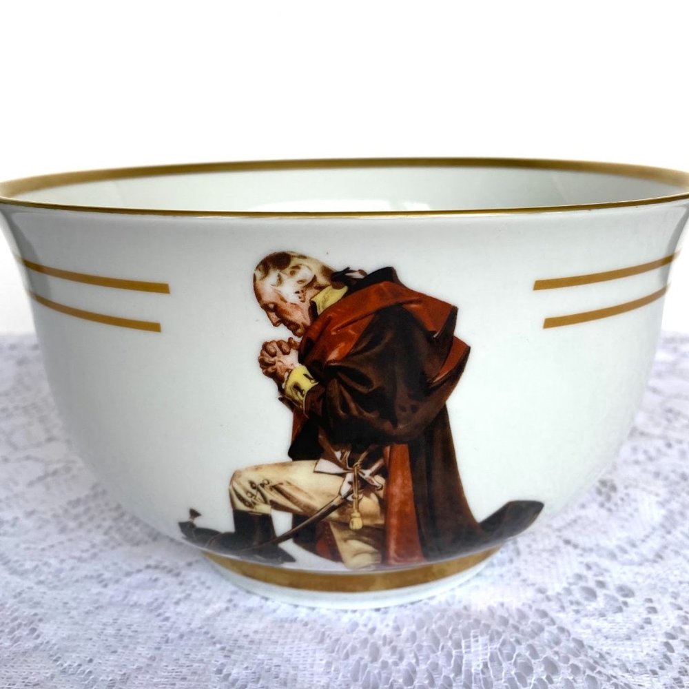 Danbury Mint George Washington at Prayer Bowl - Hand Décor & Trim with 22kt Gold